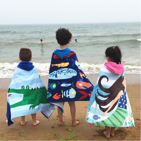 Wholesale Customized Designs Extra Soft Cotton Microfiber Toddler Kids Poncho Hooded Beach Towel for Gift